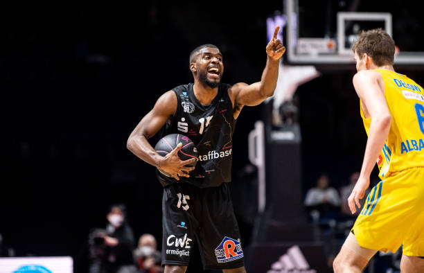 一个对比鲜 一个对比鲜