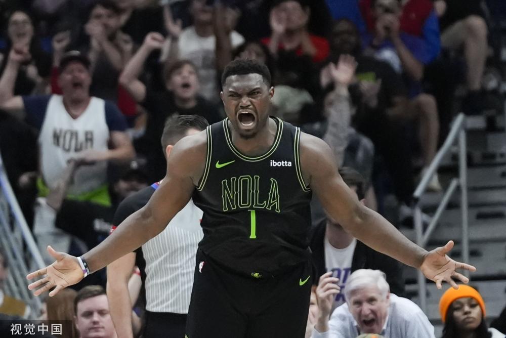 感到自豪的 感到自豪的