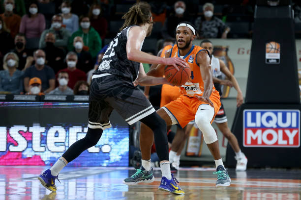 在逆境中的 在逆境中的