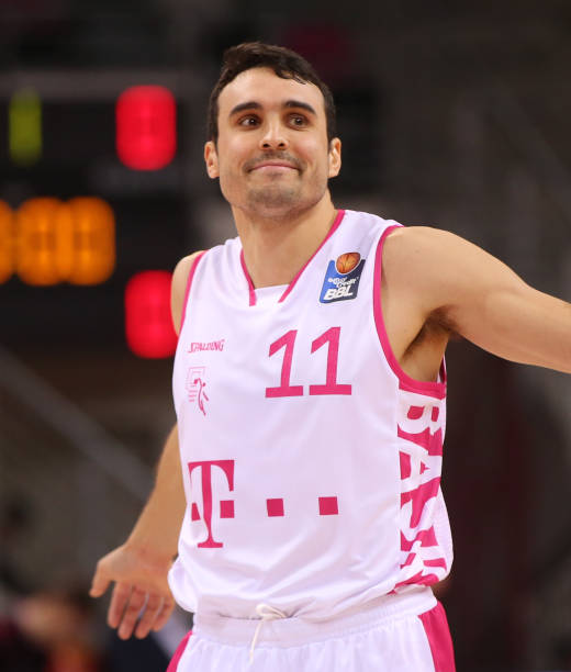 更是现代足 更是现代足